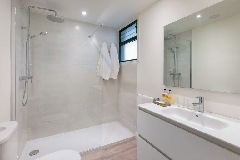 Bathroom 5, Apartments La Palma Affiliated by Meliá, Santa Cruz de Tenerife
