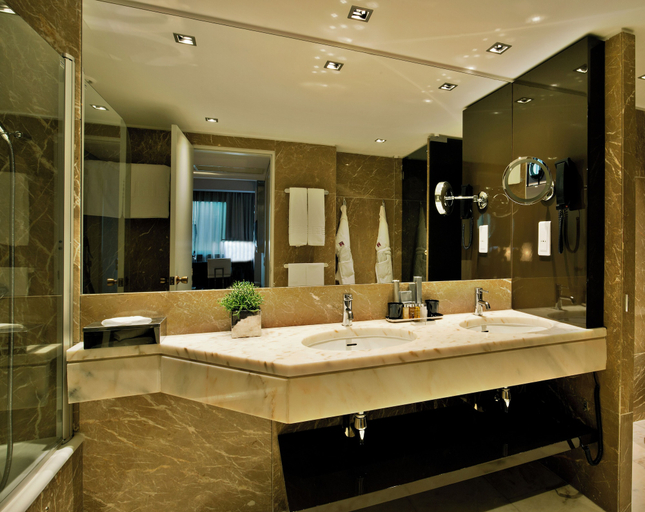 Bathroom 5, Altis Grand Hotel, Lisbon