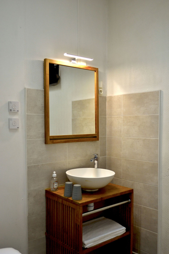 Bathroom 4, Alizéa, Charente-Maritime
