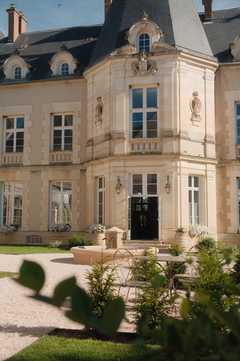 Exterior & Views 1, Château Sainte Sabine, Côte-d'Or