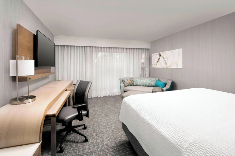 Bedroom 3, Courtyard By Marriott Portland Hillsboro, Washington
