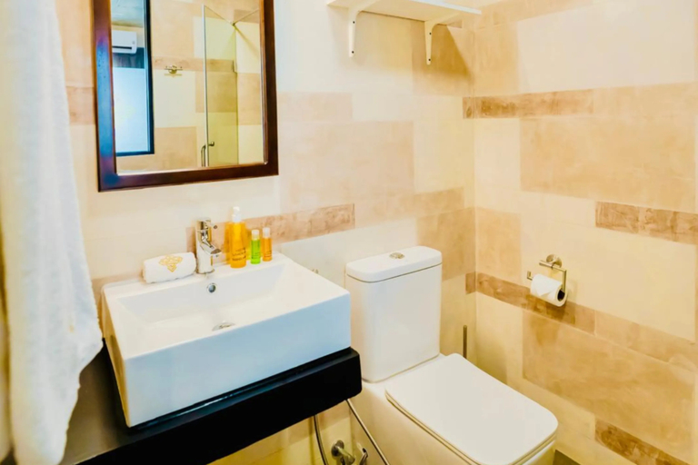 Bathroom 4, Limeshine Airport Transit Hotel, Katana