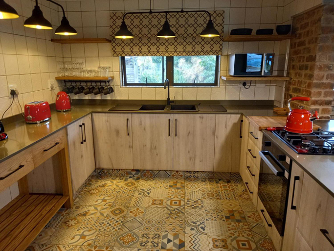 Dining Room, Hornbill Family Suites, Umkhanyakude