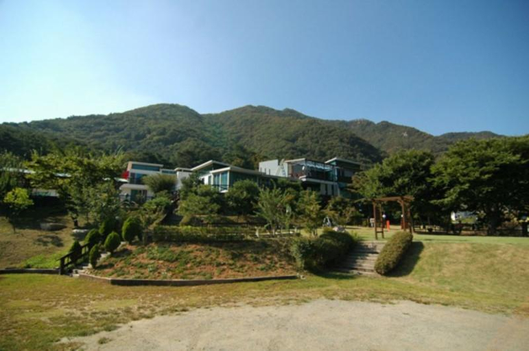 Exterior & Views 1, Yangpyeong The Big Tree Pension, Yangpyeong