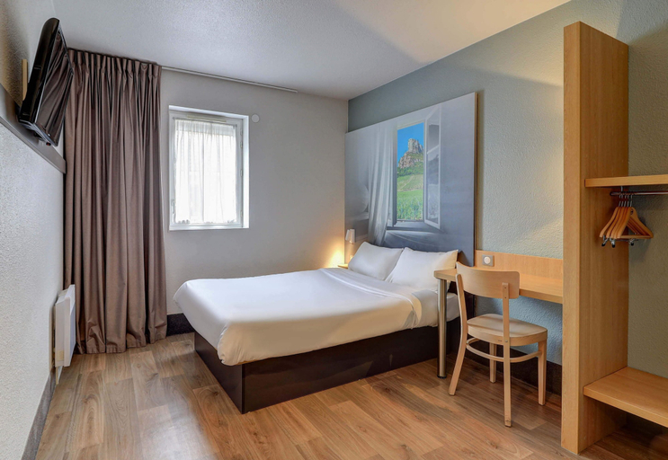 Bedroom 13