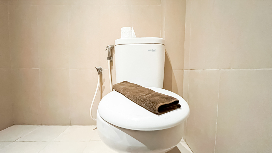 Bathroom 5, Good Place Studio Apartment Elpis Residence By Travelio, Central Jakarta