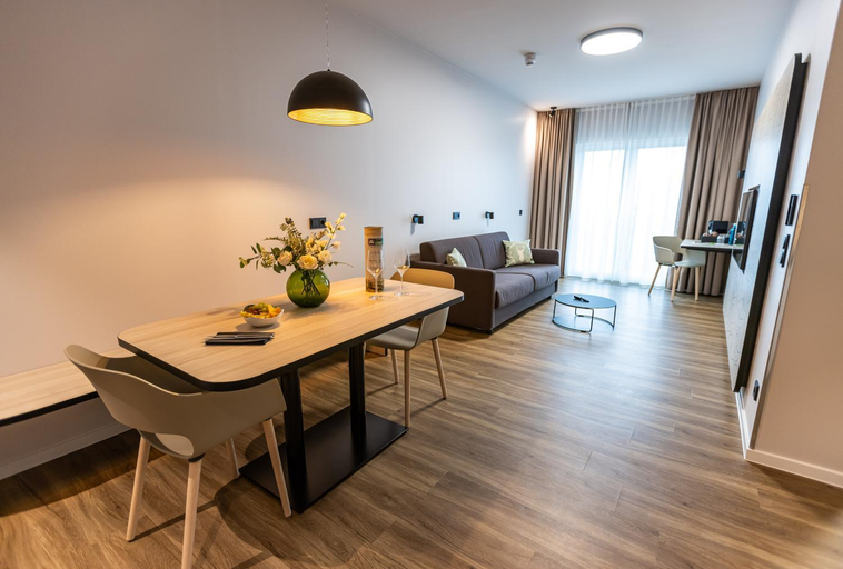Others 3, Platzhirsch Living, Groß-Gerau