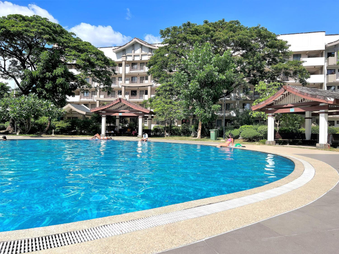 Stunning 2BR apt, 65 sq m Netflix at Rosewood Pointe Residences near BGC, Taguig
