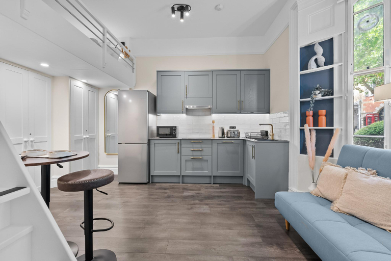 Others 5, VICHY - The Hampstead Star | Prime Location, London