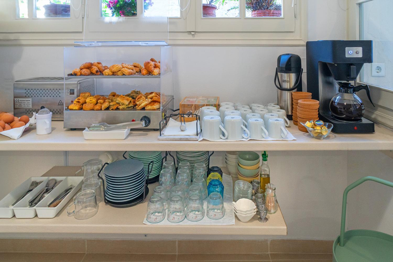 Food & Drinks 5, Arolithos, Attica
