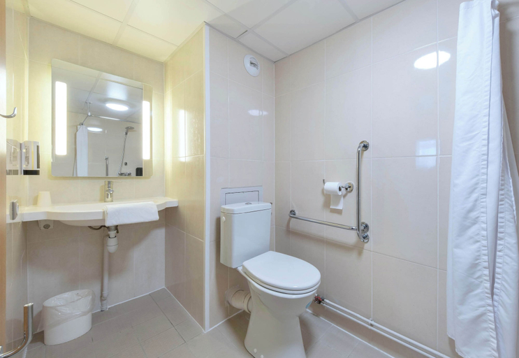 Bathroom 4, B&B HOTEL La Rochelle Angoulins-sur-Mer, Charente-Maritime