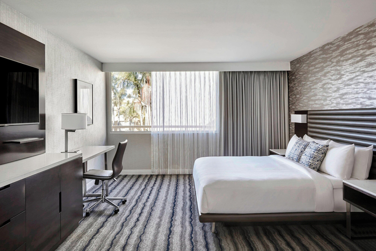 Bedroom 4, Ventura Beach Marriott, Ventura
