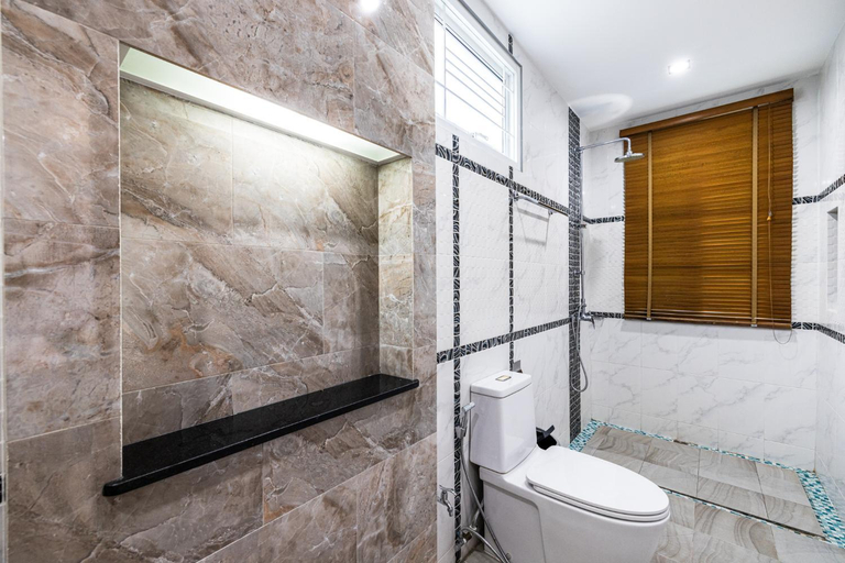 Bathroom 5, Kana Hotel Phuket, Pulau Phuket