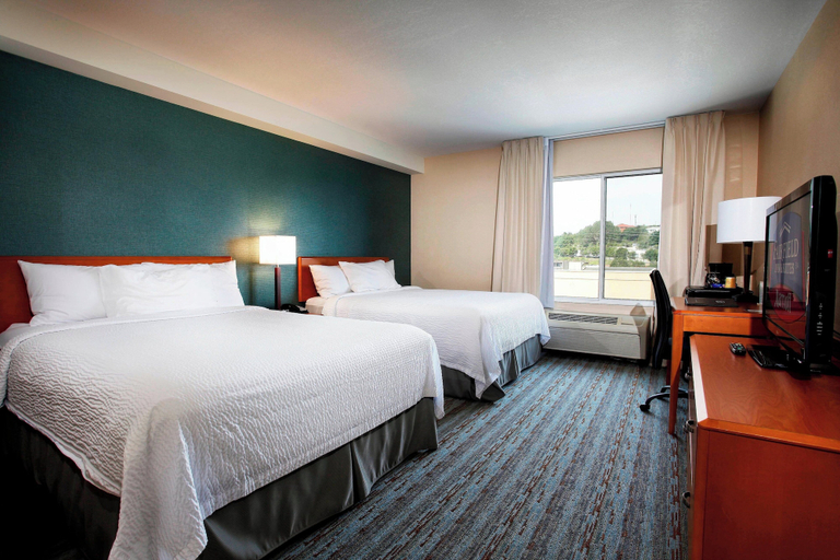 Bedroom 3, Fairfield Inn & Suites by Marriott Sudbury, Greater Sudbury