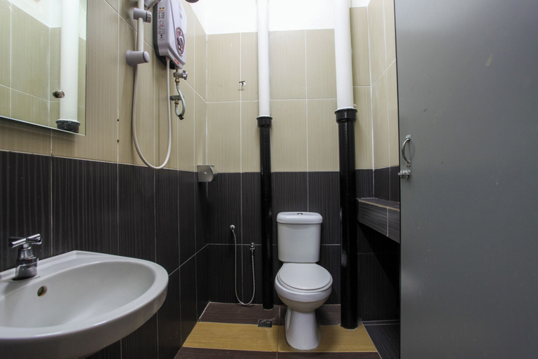 Bathroom 4, OYO 89549 Casavilla Hotel (city Centre) Taiping, Larut and Matang