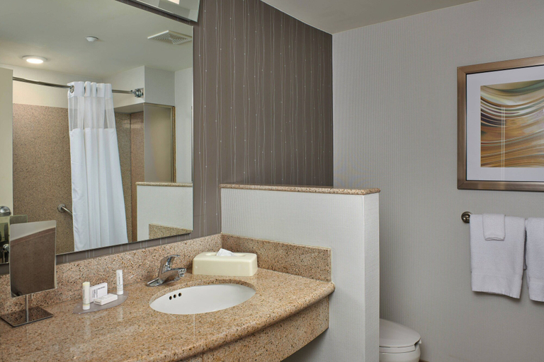 Bathroom 4, Courtyard by Marriott Bristol, Bristol