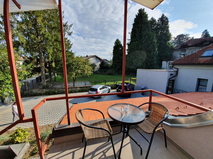 Others 3, Rooms Korina, Samobor