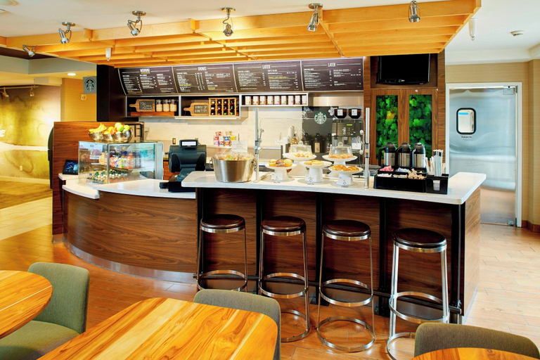 Food & Drinks 5, Courtyard by Marriott Lansing, Ingham