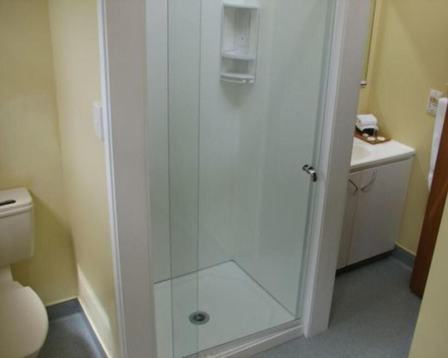 Bathroom 4, Sundowner Motel, Marlborough