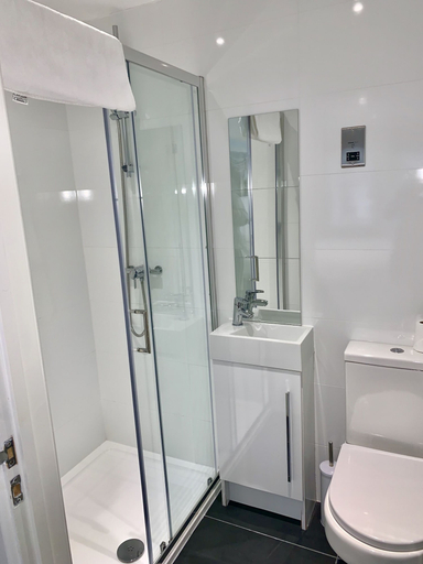 Bathroom 4, The Barbican Penthouse, Plymouth