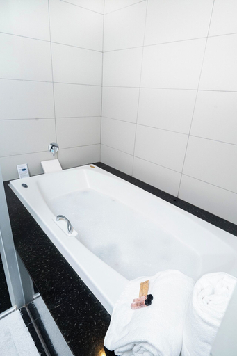 Bathroom 5, Royal Collection Paulista, São Paulo