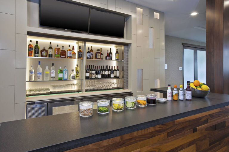 Food & Drinks 5, Courtyard by Marriott St. Joseph Benton Harbor, Berrien