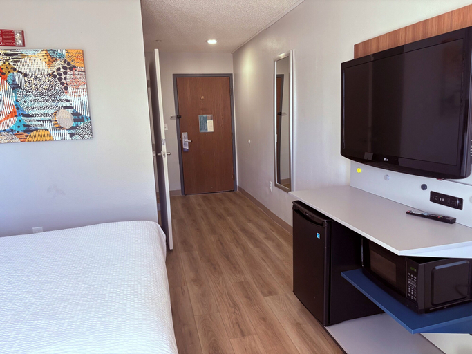 Bedroom 3, Microtel Inn & Suites by Wyndham Denver Airport, Denver