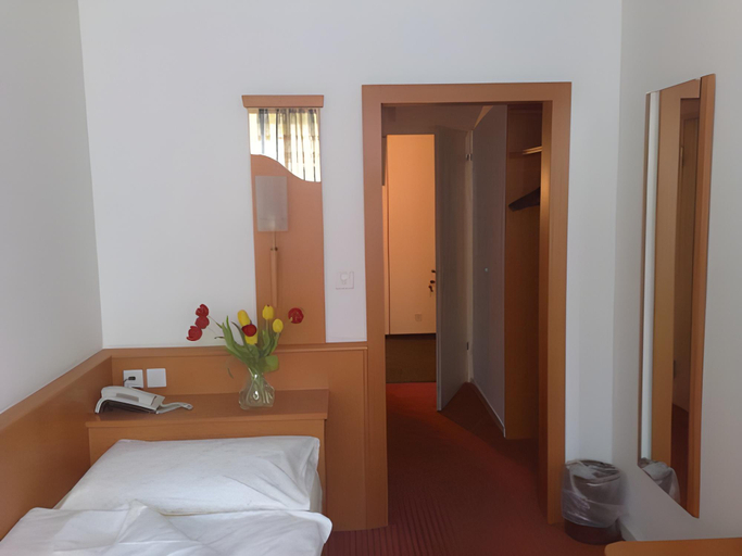 Bedroom 14