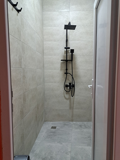Bathroom 4, Karvi Hostel & Suites, Batumi