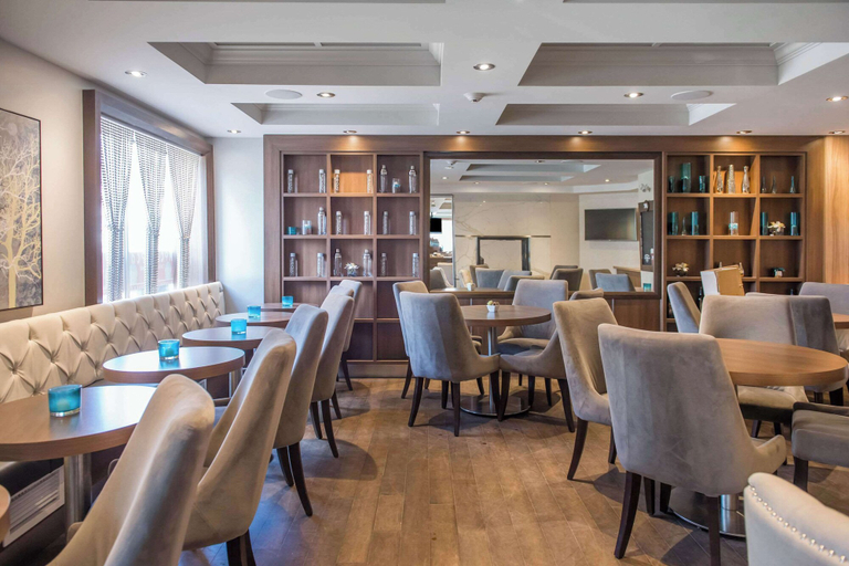 Food & Drinks 5, Les Suites Victoria, an Ascend Collection Hotel, Communauté-Urbaine-de-l'Outaouais