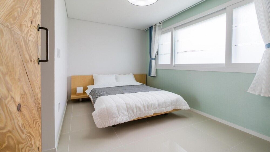 Bedroom 12