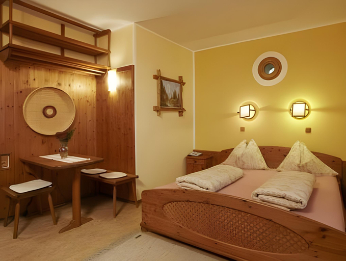 Bedroom 13