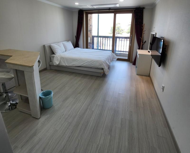 Bedroom 4, Taean Golden Wave, Taean