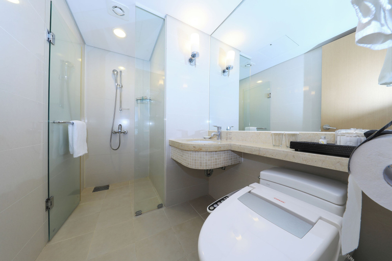 Bathroom 4, Ocean Suites Jeju Hotel, Jeju