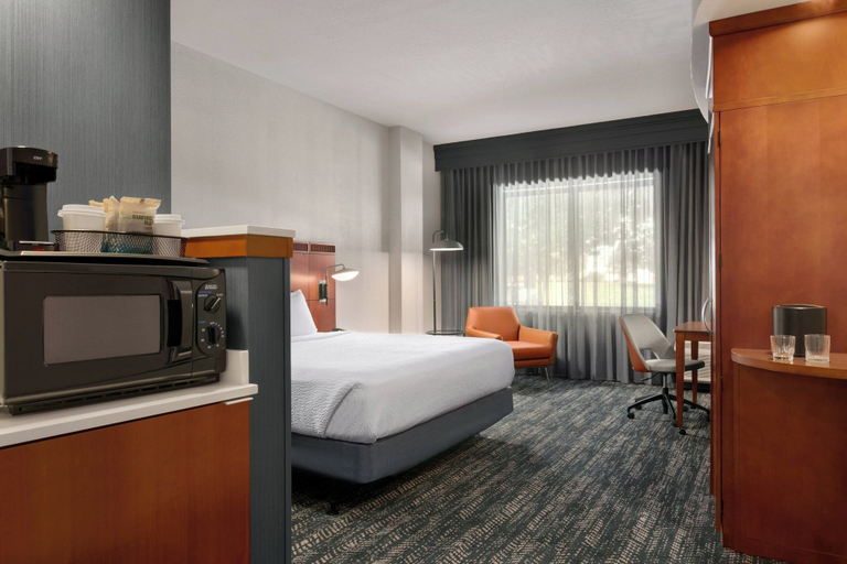 Bedroom 3, Courtyard by Marriott Lancaster, Lancaster