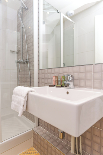 Bathroom 5, Avalon Hotel Paris Gare du Nord, Paris