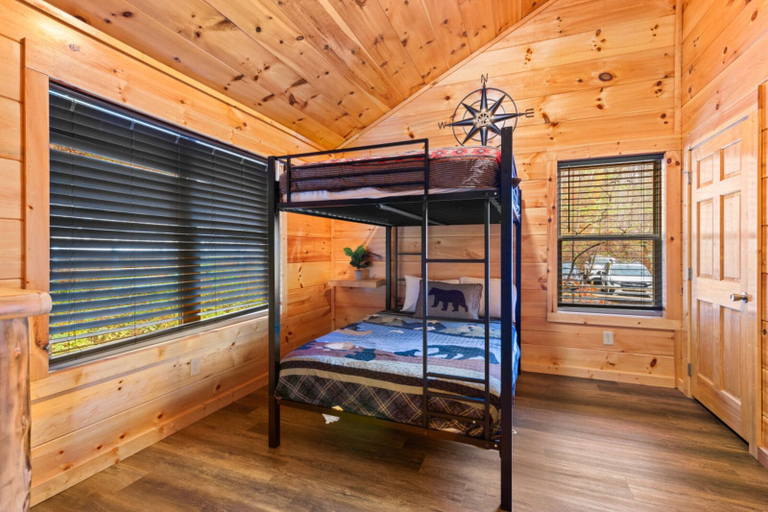 Bedroom 3, Heavenly Heights by Ghosal Luxury Lodging, Sevier