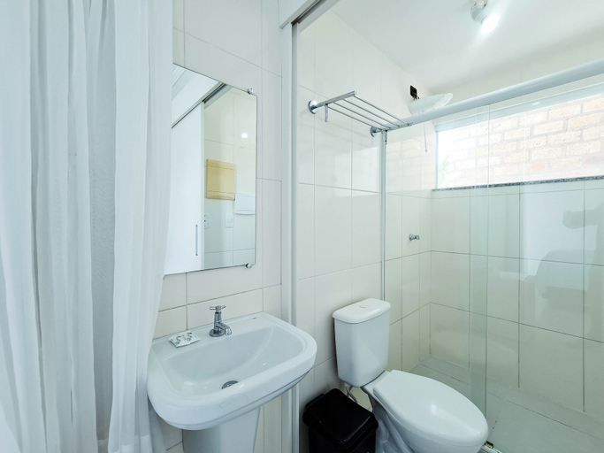 Bathroom 3, Pousada Praia do Flamengo, Salvador