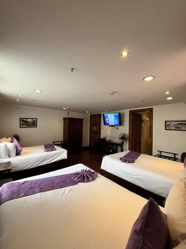 Bedroom 4, Log Cabin Hotel-Baguio, Baguio City