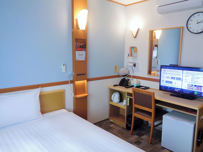 Bedroom 2, Toyoko Inn Tokushima Ekimae, Tokushima