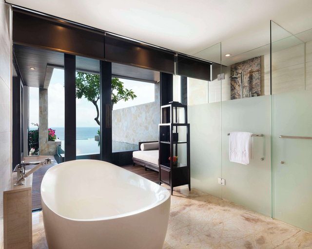 Bathroom 25