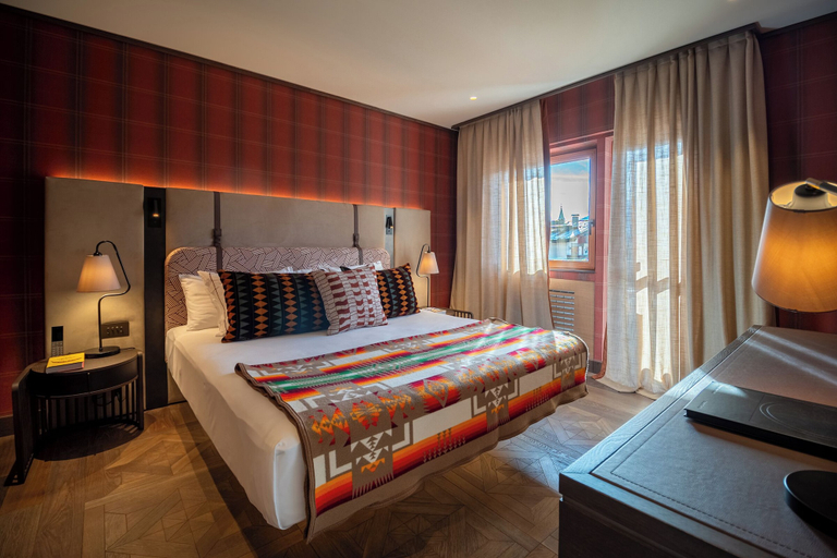 Bedroom 4, Eight Cortina, Belluno