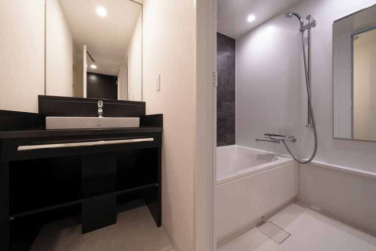 Bathroom 13
