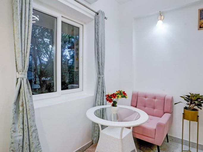 Living area 3, Apartment in Goa Near Stunning Beaches, North Goa