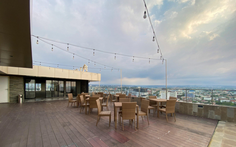 Food & Drinks, Comfy Studio Room at Marquis de Lafayette Apartment By Travelio, Semarang