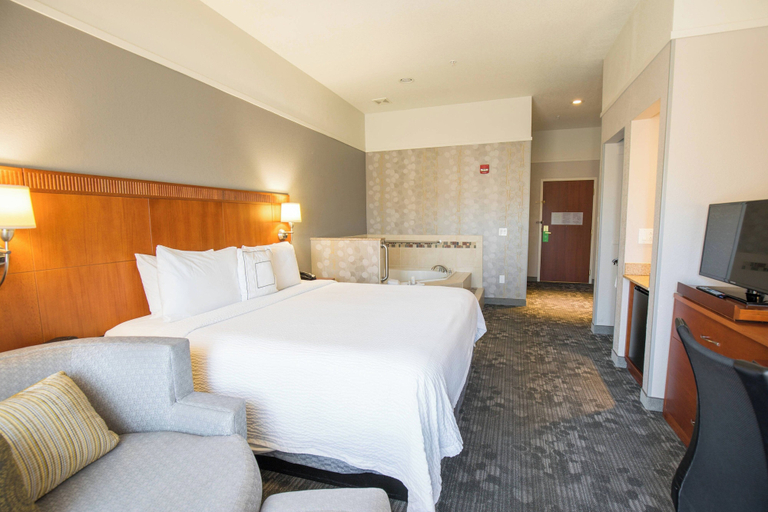 Bedroom 3, Courtyard by Marriott Merced, Merced
