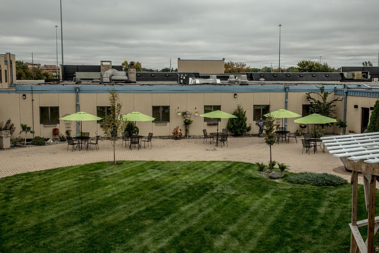 Exterior & Views 1, Baymont Inn & Suites by Wyndham Fargo, Cass