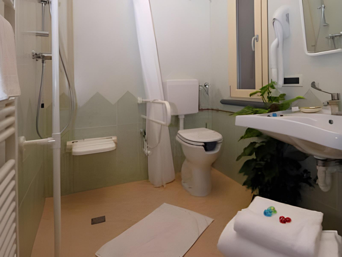 Bathroom 11