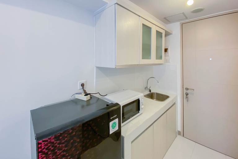 Others 4, Modern Look Studio (No Kitchen) Tokyo Riverside PIK 2 Apartment By Travelio, Tangerang