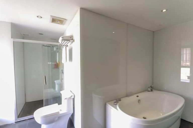 Bathroom, Pugongying Hotel, Taizhou